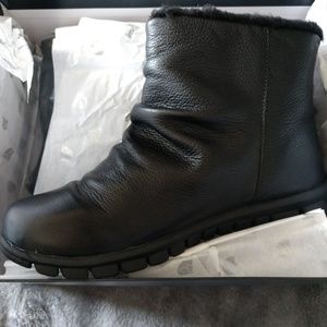 NoSox Black Ankle Booties